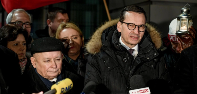 „Musimy postawić temu tamę”. Morawiecki o próbie przejęcia PK