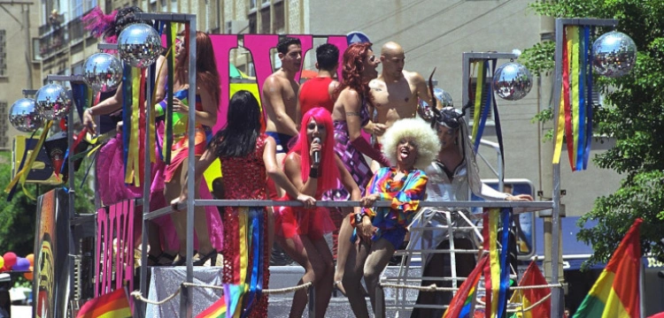 Szkocja: Mężczyźni podający się za kobiety będą odsiadywać wyrok w żeńskim więzieniu