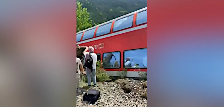 W Niemczech wykoleił się pociąg. Zginęły co najmniej trzy osoby