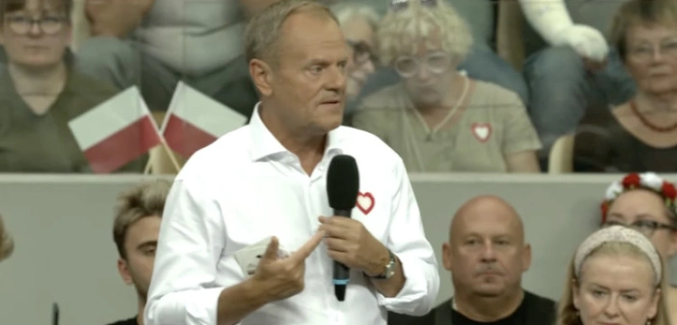 Skończyły się pomysły? Tusk znów straszy polexitem