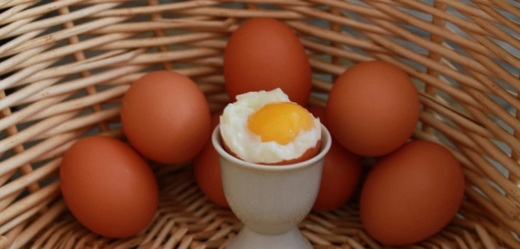 Jedz jajka zamiast „suplementów” – w nich jest wszystko