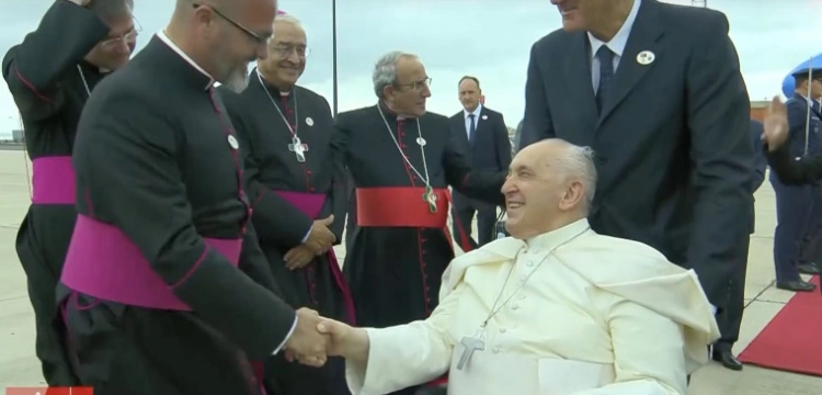 „Chciałbym pojechać do Polski”. Papieża ucieszyła liczba polskich pielgrzymów w Lizbonie