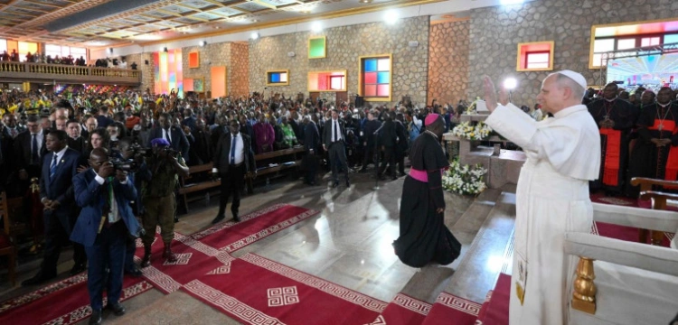 Leon XIV: Biada naginającym religię i imię Boga do celów wojny