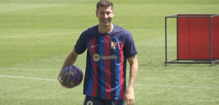 „Czas ruszyć dalej”. Lewandowski zdecydował o odejściu z Barcelony