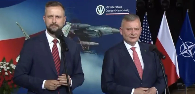 „Planuje pan konsultacje z KN?” Kompromitacja neo-TVP na konferencji szefa MON
