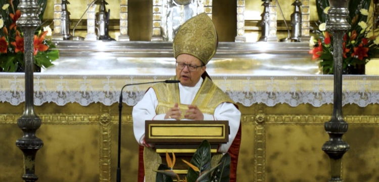 Kard. Ryś dla „Wyborczej”: Każdy może mieć inne rozumienie prawd moralnych