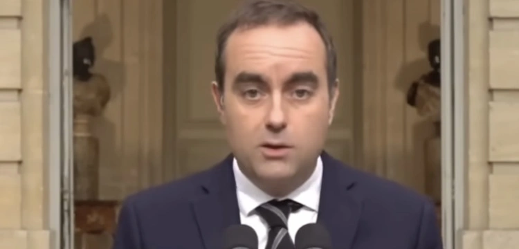 Francuski rząd podał się do dymisji. Przetrwał jedną noc