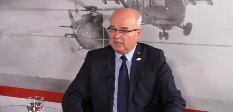 Powrót poboru do wojska? Gen. Skrzypczak: Powinien objąć również kobiety