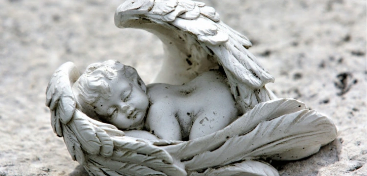 Zaduszki za nienarodzonych w Warszawie. Odbędą się tuż przy „przychodni aborcyjnej”