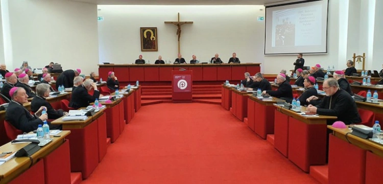 Nie tylko wybór prezydium. O czym jeszcze dyskutowali biskupi?