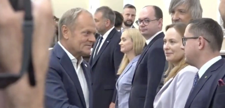 „Pozazdrościć popularności”. Tak premier przywitał Pełczyńską-Nałęcz