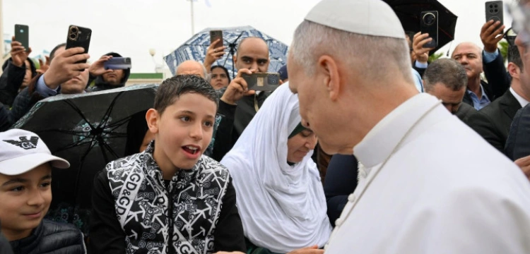 Papież udaje się do Kamerunu. Zaniesie mieszkańcom przesłanie nadziei