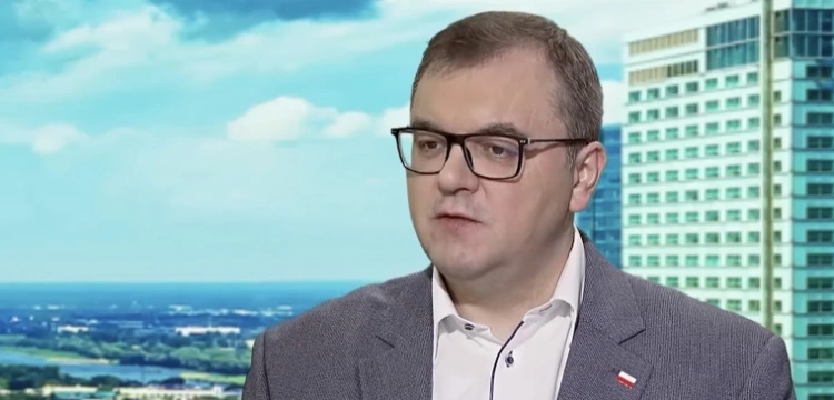 „Obciążenie dla państwa i społeczeństwa”. Sałek o nowych unijnych podatkach