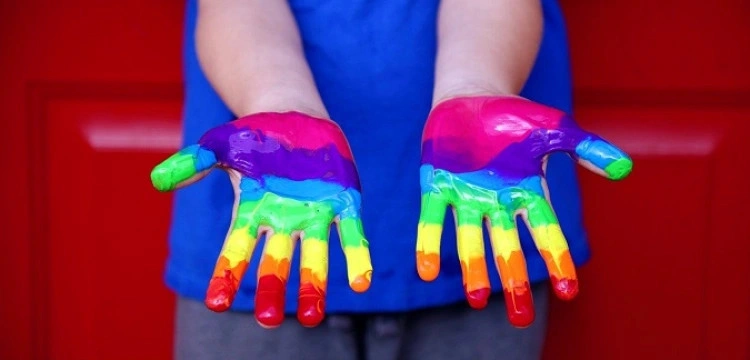 Wielka Brytania: Dzieci szkolne poddane indoktrynacji genderowej i uczone masturbacji bez wiedzy rodziców