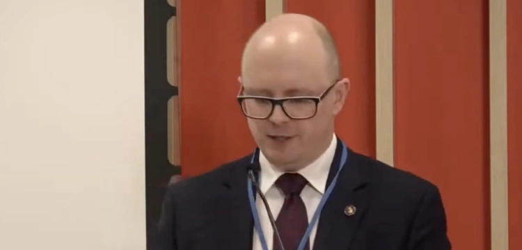 Co wydarzyło się w Kielnie? Mec. Kwaśniewski: Nauczycielka prowadziła permanentną walkę z krzyżem