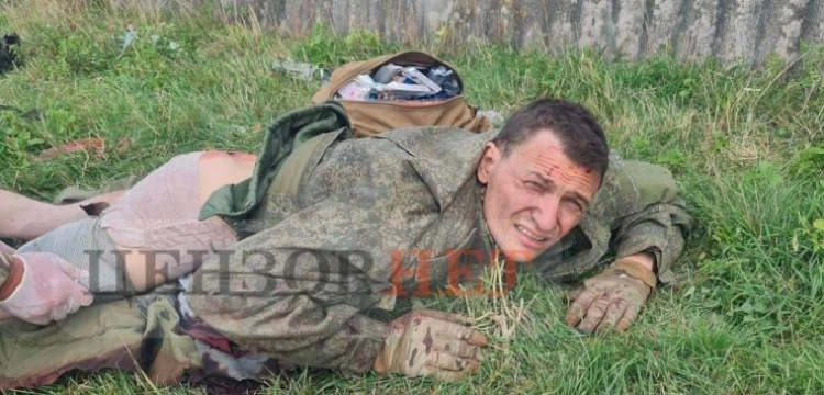 Kolejny rosyjski oficer w rękach Ukraińców! Uciekając, Rosjanie zostawili go rannego na polu walki
