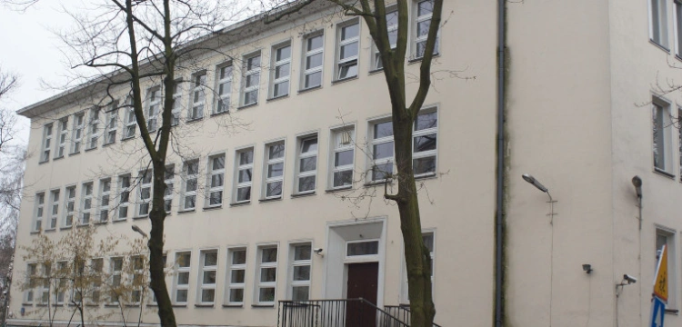 Warszawa. Władze przejmują budynek rosyjskiej szkoły