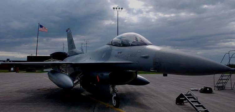 Kiedy F-16 dotrą na Ukrainę? „Tej jesieni”