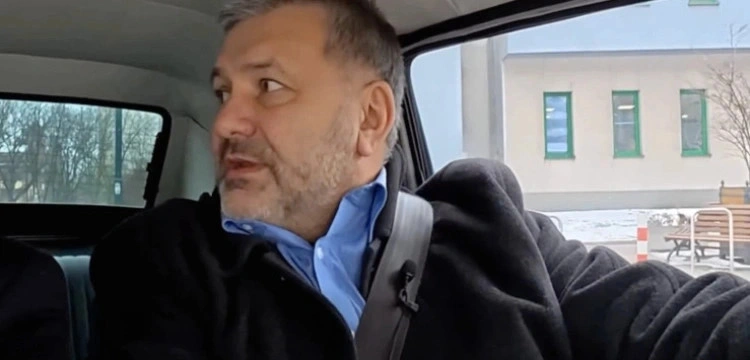 Minister w „maluchu” i samokrytyka dziennikarza. Wildstein: Nie do uwierzenia