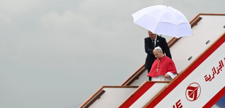 „Pokój z Wami!” Leon XIV wylądował w Algierze