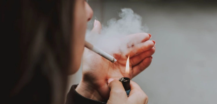 Efekt decyzji rządu. Polacy wracają do tradycyjnych papierosów