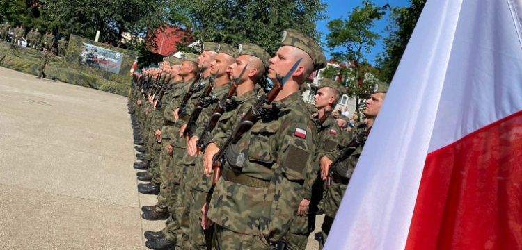 Pierwsi ochotnicy złożyli przysięgę wojskową! „Historyczne wydarzenie”