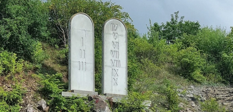 „Całe to zło z wnętrza pochodzi i czyni człowieka nieczystym”