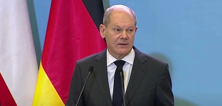 Scholz już nie chce rozmawiać z Putinem? „Nie negocjuje się z pistoletem przy skroni”