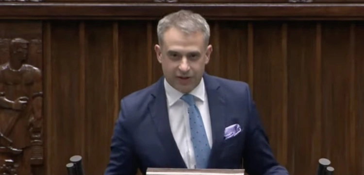 Wicepremier Gawkowski: Religia powinna wrócić do salek katechetycznych