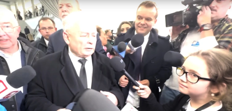 „Kto czerpie zysk z pracy dziewczynki?” Kolejne pytania wokół sprawy 10-latki w Sejmie