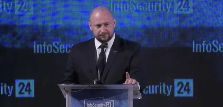 Szef BBN: Żołnierz musi wiedzieć, że jeśli zajdzie taka potrzeba, może użyć broni