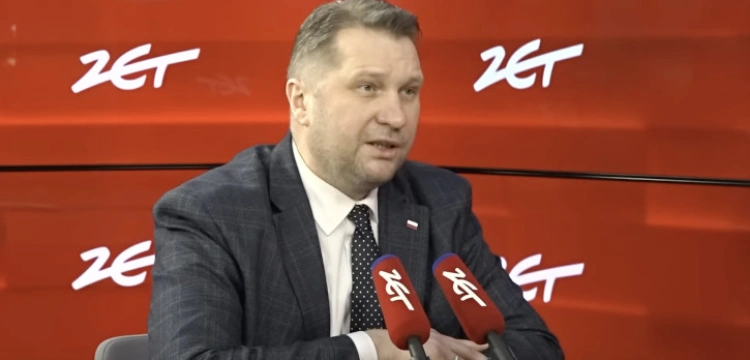 Nauczyciele żalą się Onetowi na lekcje o JPII. Mocna odpowiedź szefa MEiN