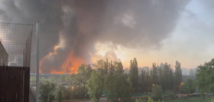 Pożar Marywilskiej 44. Jest komunikat GIOŚ nt. zanieczyszczenia powietrza