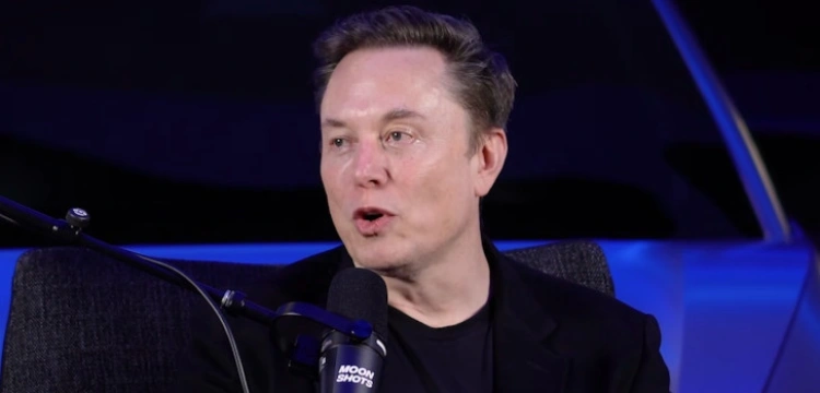 Nalot na paryskie biura X i międzynarodowa burza