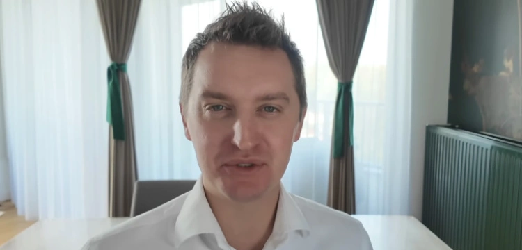 „(…) a dwudziestka dla Giertycha”. Poseł Kaleta zaśpiewał w telewizji