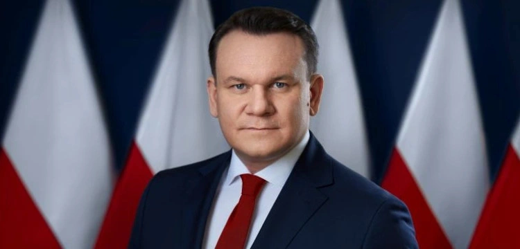 Dominik Tarczyński niewpuszczony do UK. „Pozwę premiera”
