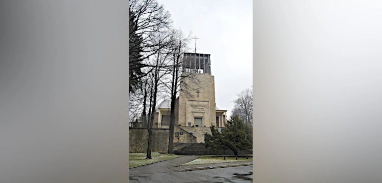 Próba podpalenia kościoła w Trzebini. Policja poszukuje sprawcy