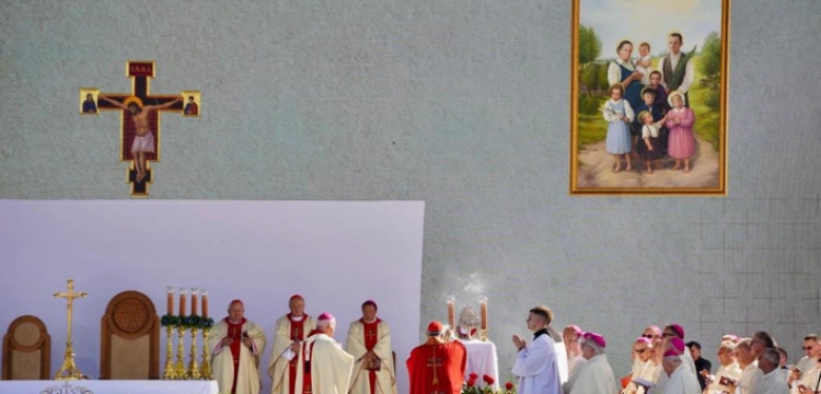 Niemcy rozstrzelali całą rodzinę za ukrywanie Żydów. Homilia kard. Semeraro w czasie beatyfikacji Ulmów