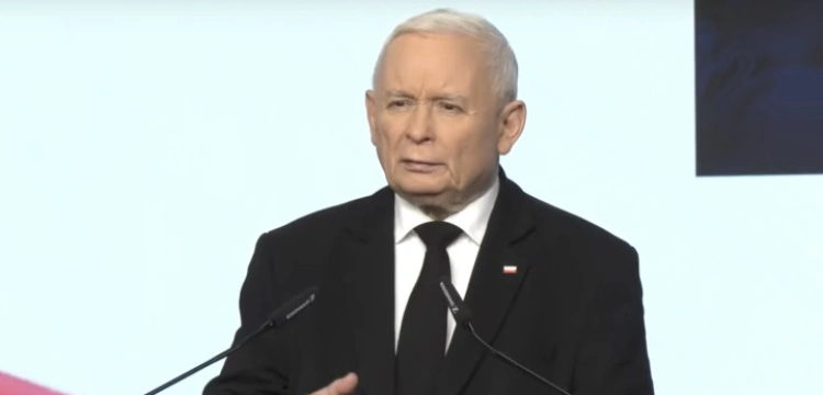 Premier straszy obrońców granic. Prezes PiS: Nie zostawimy tych ludzi bez pomocy