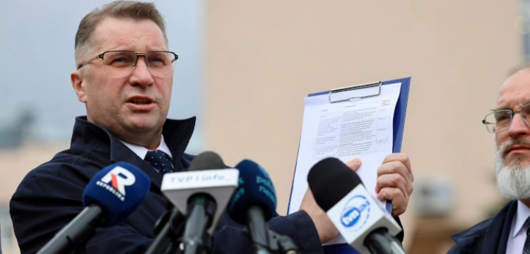 Katastrofa w ochronie zdrowia. Prof. Czarnek: Z premedytacją działają przeciw pacjentom