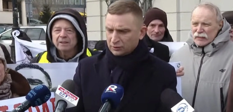 Robert Bąkiewicz usłyszał zarzuty. „Mamy do czynienia z politycznym cyrkiem”