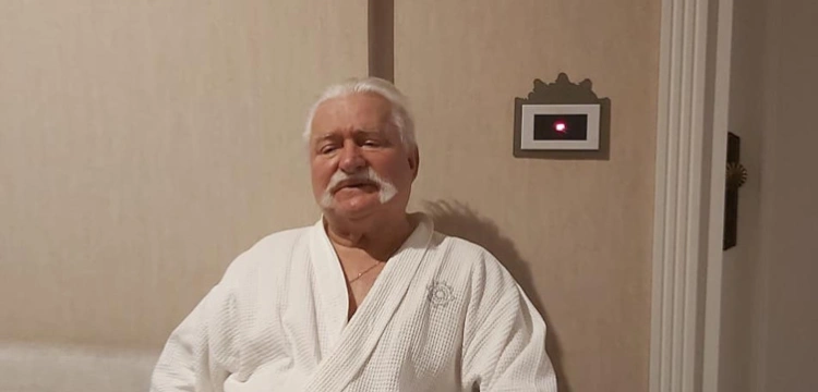 Lech Wałęsa chwali się zdjęciami z sanatorium