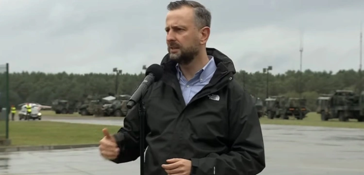 Co uderzyło w dom w Wyrykach? Szef MON zasłania się prokuraturą