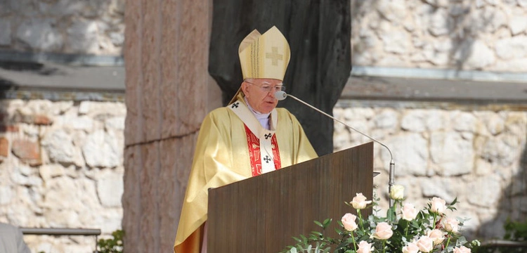 Abp Marek Jędraszewski na Skałce: Modlimy się, aby życie społeczne w Polsce było budowane na prawdzie