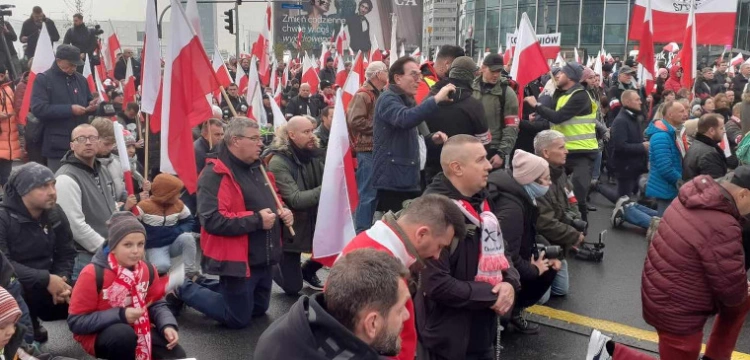 „Jeszcze Polska nie zginęła!”. Polacy dumni z Niepodległej