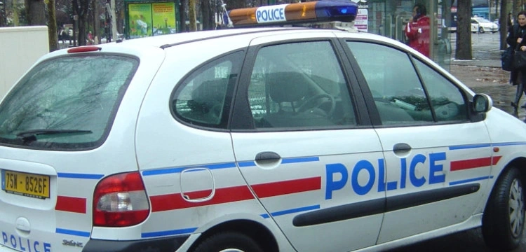 Przerażające doniesienia z Francji. Pięciu mężczyzn zgwałciło turystkę pod wieżą Eiffla