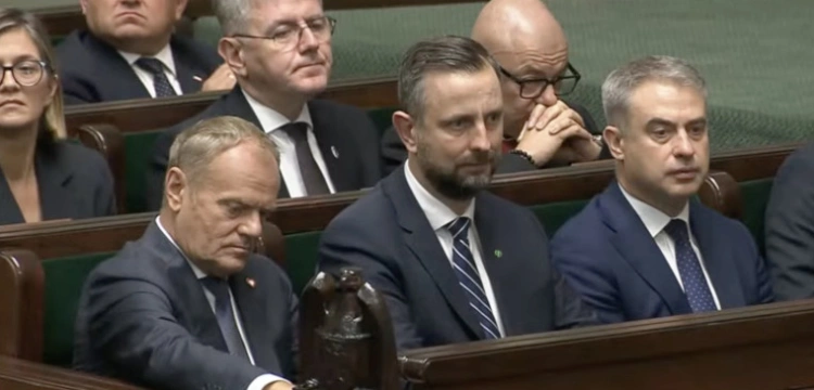 Trudny dzień dla premiera. Donald Tusk zamknął się w gabinecie