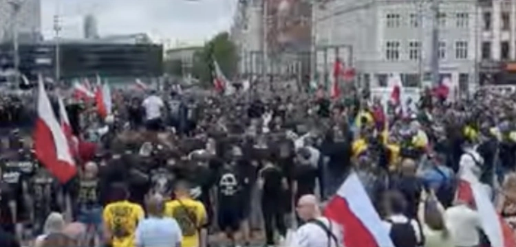 „Stop nielegalnej imigracji”. Polacy protestują w całym kraju