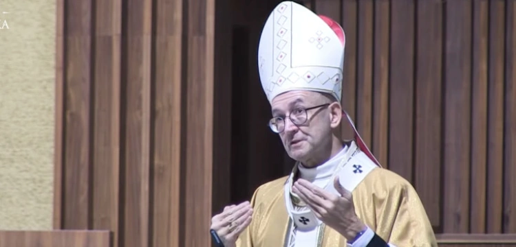 Abp Galbas: Zamiast obrażać się na masskulturę, powinniśmy ją chrystianizować
