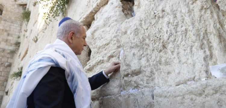 „Zapowiedział atak na Iran”. Netanjahu przy ścianie płaczu